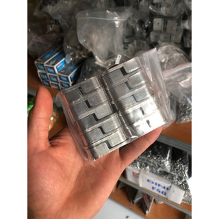 Bát treo suốt áo | Móc treo | Bát đỡ thanh treo quần áo | Bát suốt quần áo | Móc đỡ thanh treo quần áo | Bát treo tủ áo