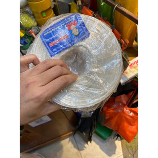 1 cuộn dây nilon buộc hàng màu trắng