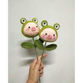 Cành hoa heo đội mũ ếch, mũ thỏ bằng len handmade