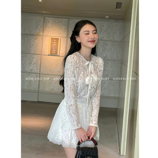   C'MEE  Áo ren xuyên thấu nơ trắng Jesse Lace Top & chân váy ren Jesse Mini Skirt 