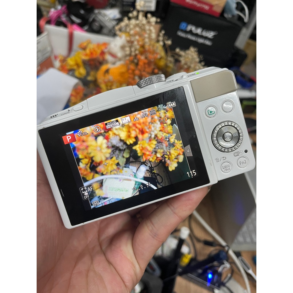 Máy ảnh Lumix DMC GF6 kèm ống kính 14-42, màn lật có wifi | BigBuy360 - bigbuy360.vn