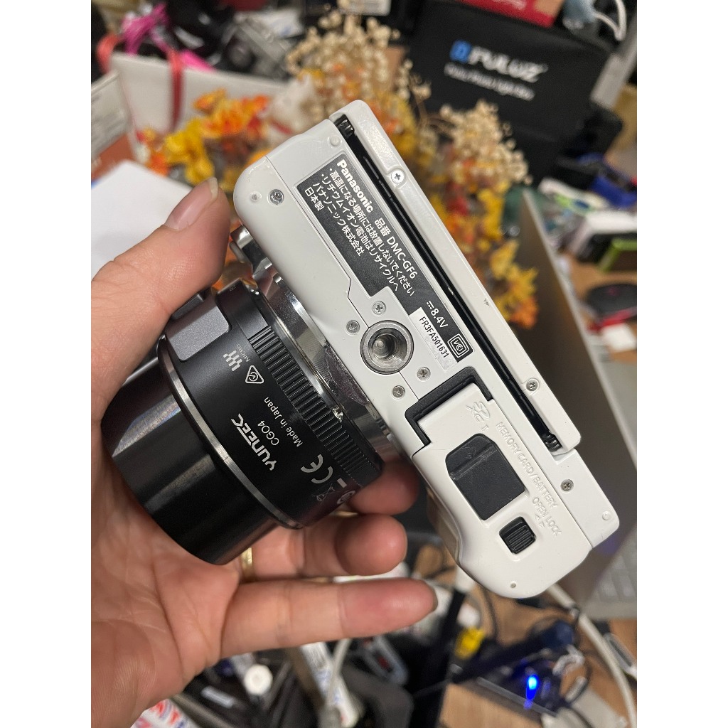 Máy ảnh Lumix DMC GF6 kèm ống kính 14-42, màn lật có wifi | BigBuy360 - bigbuy360.vn
