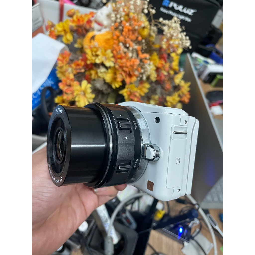 Máy ảnh Lumix DMC GF6 kèm ống kính 14-42, màn lật có wifi | BigBuy360 - bigbuy360.vn