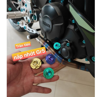 Ốc nắp nhớt Titan Gr5 gắn cho xe Honda Yamaha