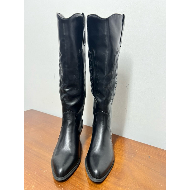 (Thanh lý/Pass) Bốt đen cổ cao size 37-37.5 new 100%
