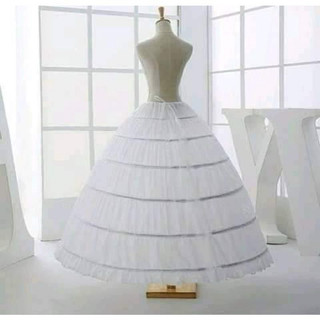 Tùng 6 váy cưới thanh lý