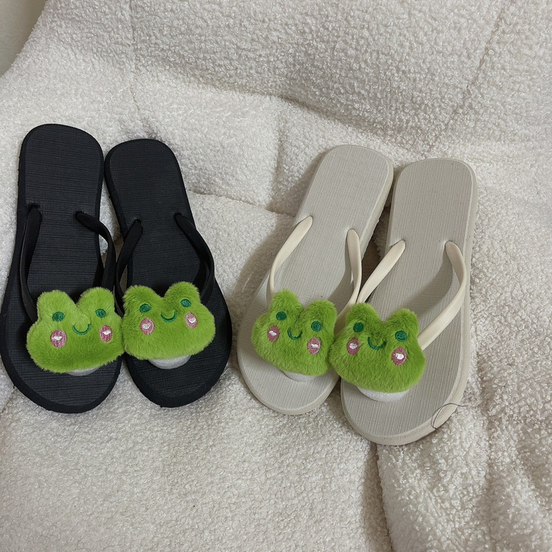 Dép xỏ ngón ( tông ) gắn ếch xanh + gà con