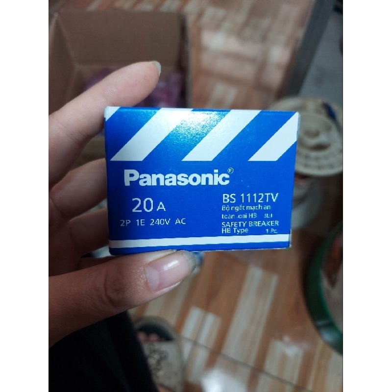 Aptomat Panasonic 20A chính hãng