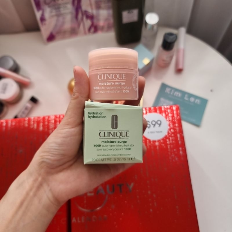 Kem cấp ẩm sâu siêu thoáng nhẹ Clinique Moisture Surge 100h 125ml