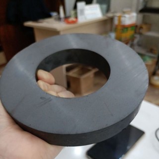 Nam châm đường kính 14cm hít mạnh dùng hít đinh vít mạt sắt trong nhà máy