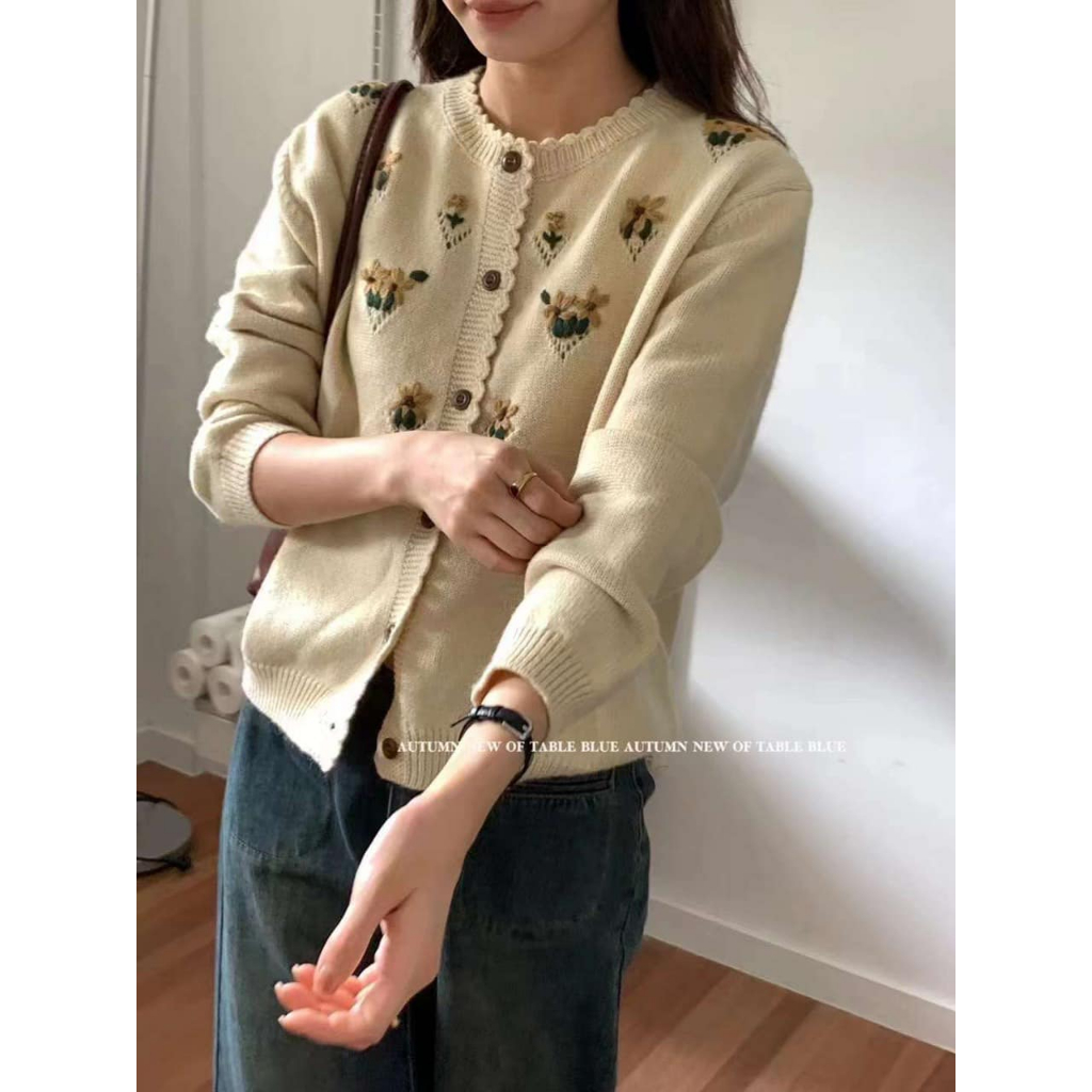 Áo cardigan len họa tiết hoa nổi