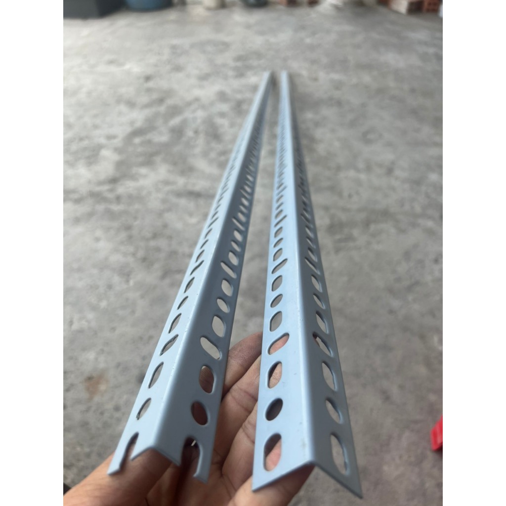 Cây sắt v lỗ ( V3) - dài 75cm