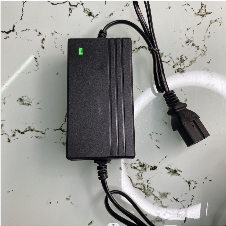 Sạc bình ắc quy xe điện 12V