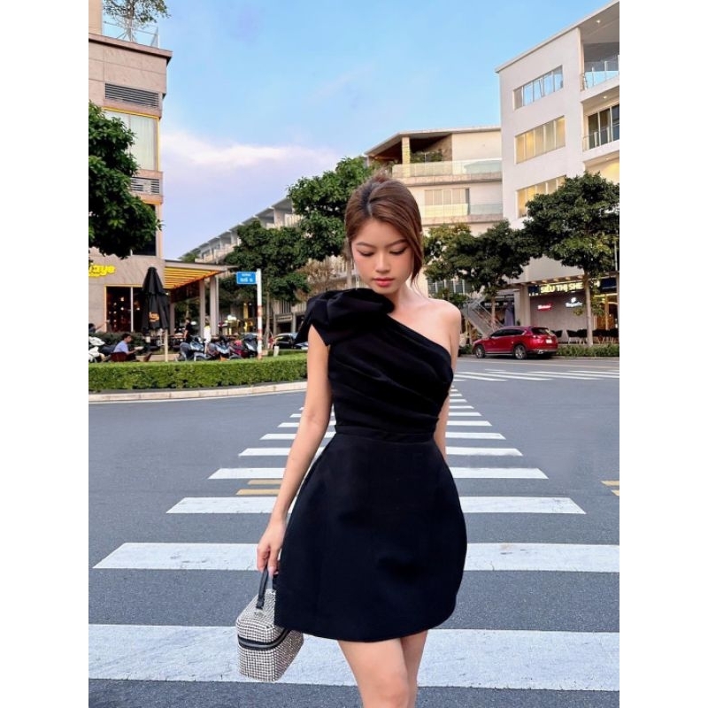 Đầm lệch vai 1 bên nơ