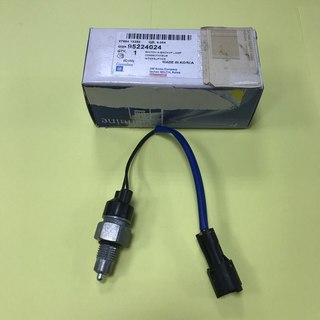 Công tắc báo đèn lùi deawoo matiz/ chevrolet spark - hàng gm chính hãng - mã pt: 95224024