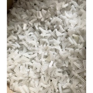 Đế nhựa lót chân sắt v lỗ