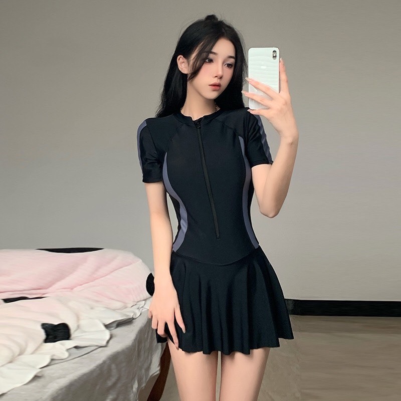 Đồ bơi nữ liền thân kín đáo kiểu dáng váy đi biển có đệm ngực vải mềm mại co giãn 4 chiều | BigBuy360 - bigbuy360.vn
