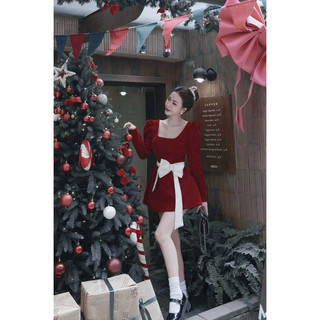 Đầm nhung tay dài đúng nơ to