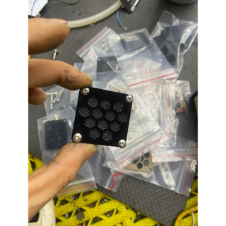  Nắp che bụi quạt tản nhiệt bi cầu tặng kèm 4 ốc inox kích thước 4x4cm  