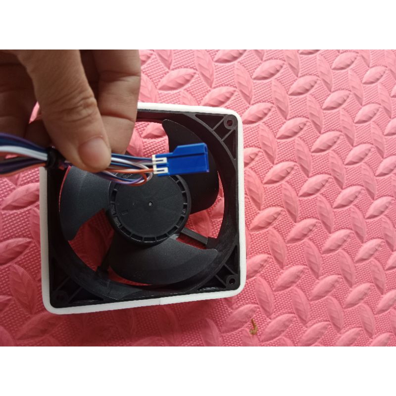 quạt 3 pha tủ lạnh Hitachi báo lỗi nháy 12 đèn (12,5x12,5cm)