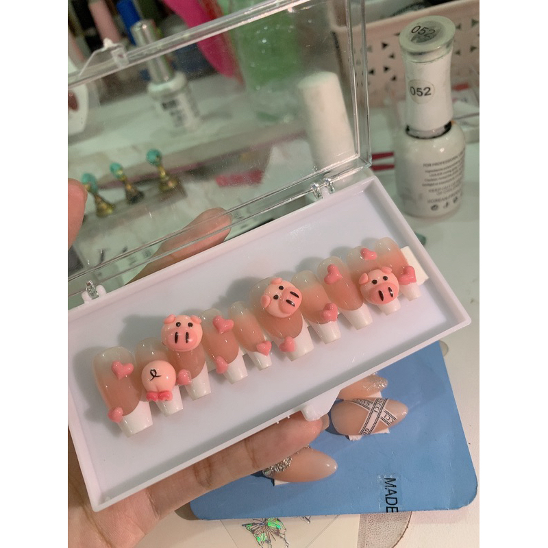 NAIL TẾT 2024 - FROM THANG DÀI ( mẫu heo hồng)