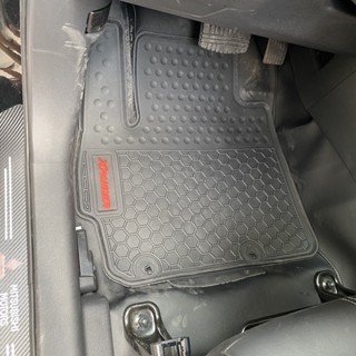 Thảm lót sàn cao su xe Xpander / Xpander Cross 2018-2019 2020 2021 2022 - 3 hàng ghế, màu đen chữ đỏ