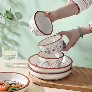 Dĩa sứ tròn hoạ tiết hình gấu nâu xinh xắn , đáng yêu luôn đây ạ.....