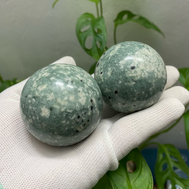 (~51mm)Cặp Bi cầu Serpentine đá thật( Suối Giàng-Văn chấn-Yên bái) dùng lăn tay, trưng bày...!!!
