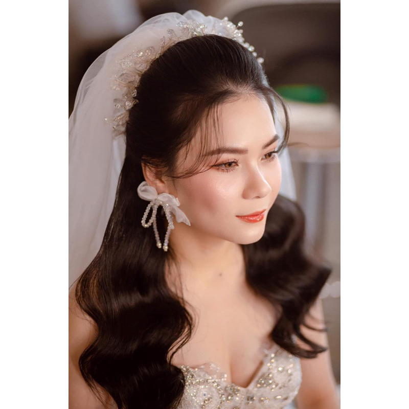 Cài tóc cô dâu bờm ánh cừ sáng lấp lánh