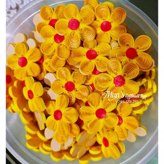Set 10 hoa mai, hoa đào giấy xoắn làm sẵn (chỉ gồm hoa / lá lẻ) trang trí thiệp, bao lì xì Tết