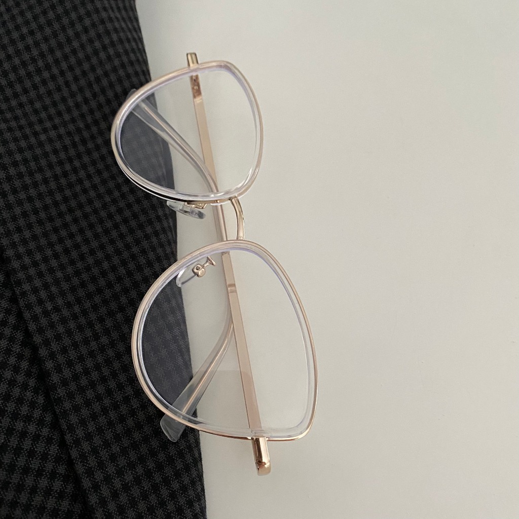 Gọng kính mắt mèo viền kim loại vàng thiết kế thanh lịch