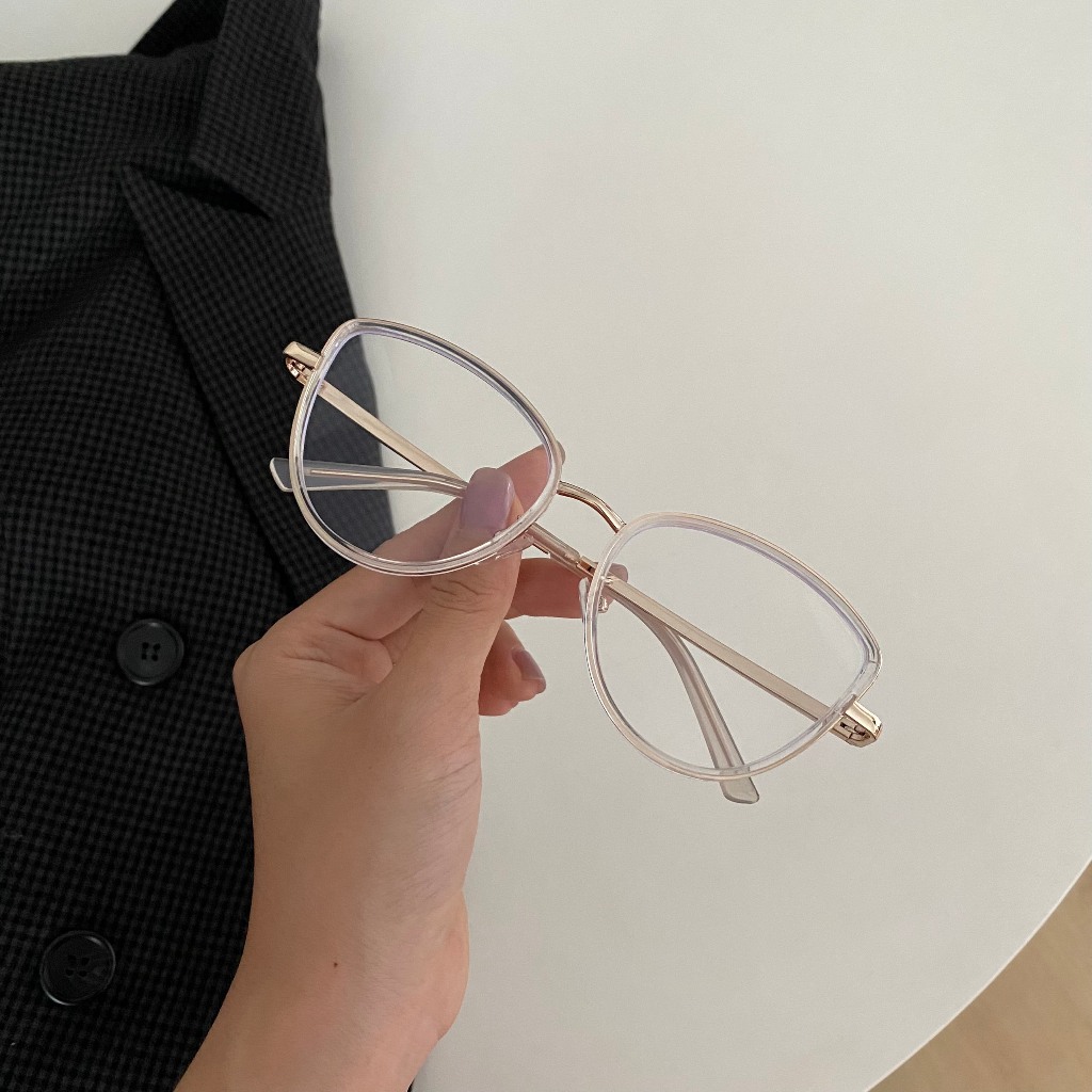 Gọng kính mắt mèo viền kim loại vàng thiết kế thanh lịch