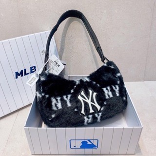Túi kẹp nách lông MLB Diamond Monogram chất liệu cao cấp
