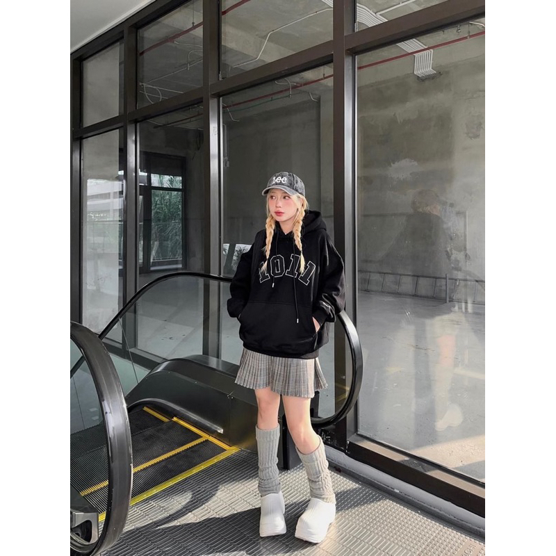 Áo hoodie Dessuu nỉ lót bông dày họa tiết thêu chữ 1011