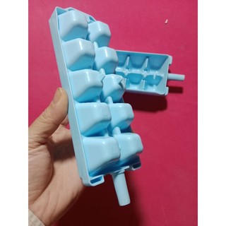 Khay làm đá 10 viên tủ lạnh Mitsubishi nhật bãi lắp chung cả khay 8 viên