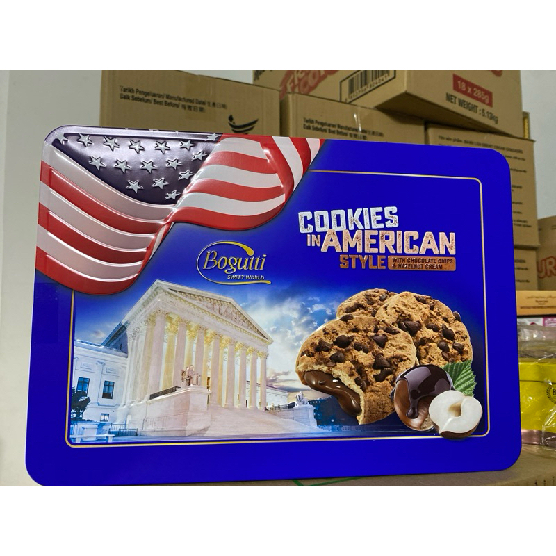 Bánh Quy Chocolate Chips Hạt Phỉ Và socola hiệu Bogutti American Style – Hộp Thiếc 450g Nhập khẩu Ba Lan