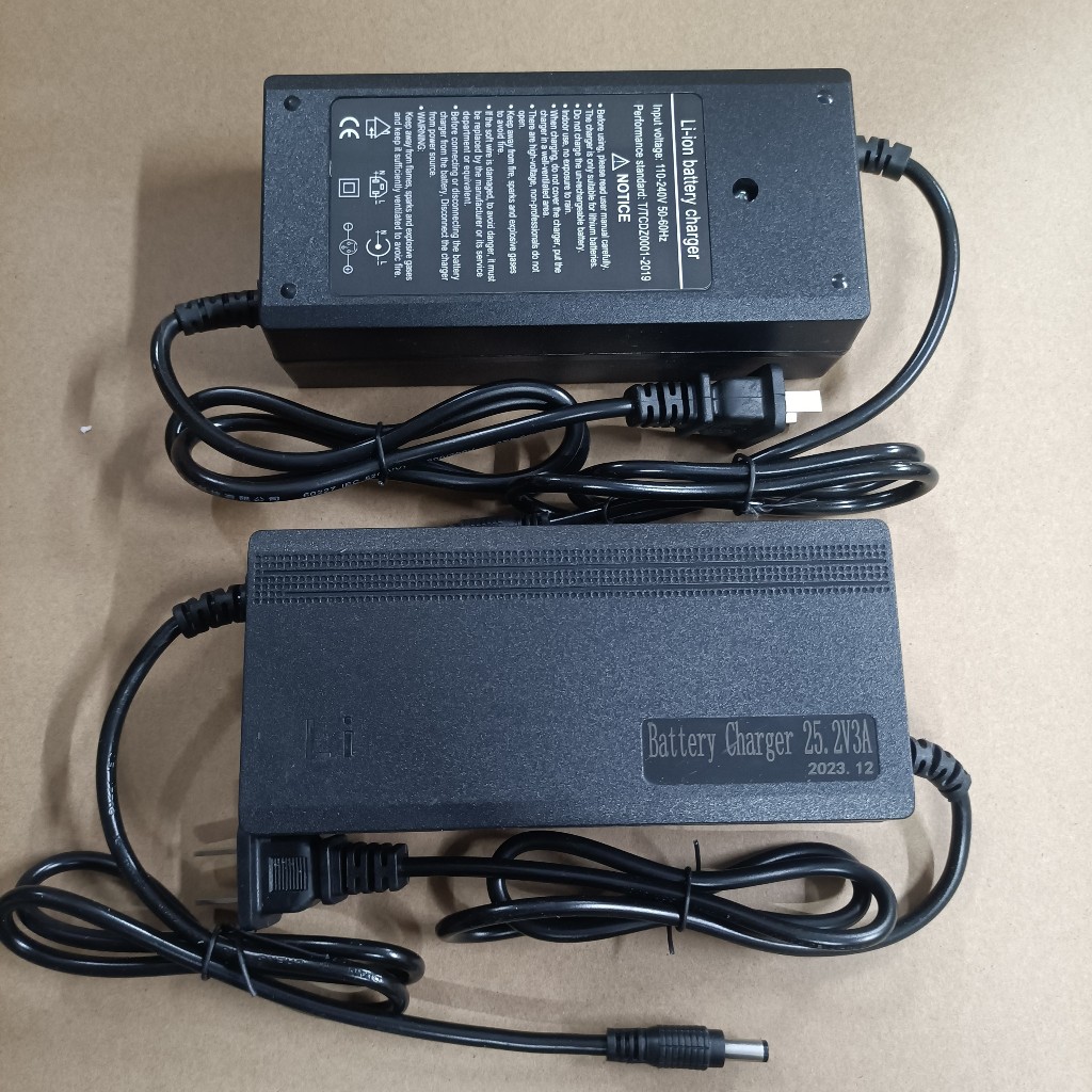Sạc hệ 5S - 21V - 3A ; 6S - 25.2V - 3A ( có quạt ),dùng cho cell 3.7V