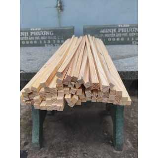 Thanh gỗ thông vuông 1,3cm x 1,3cm dài 90cm láng mịn bề mặt.