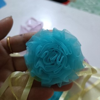 Nơ xinh buộc màn nhiều màu