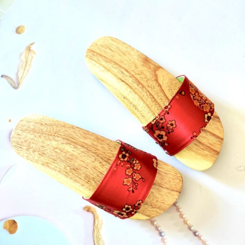 Guốc gỗ guốc mộc quai trong đế 2 phân gấm đỏ