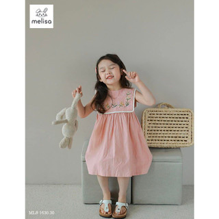 Đầm meilsa hồng cổ vuông thêu hoa sát nách