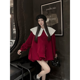 Váy nhung babe mặc hai dáng