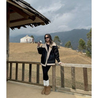  Áo khoác lông cừu viền đai cổ dựng Samhyewear 