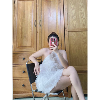 Đầm babydoll suông cổ yếm lông vũ trắng hỡ lưng ( Hoả tốc HCM )