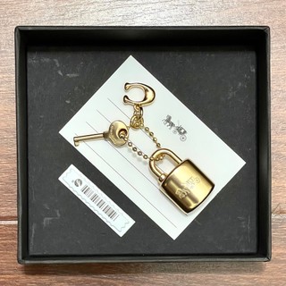 Coach charm ổ khóa c chính hãng