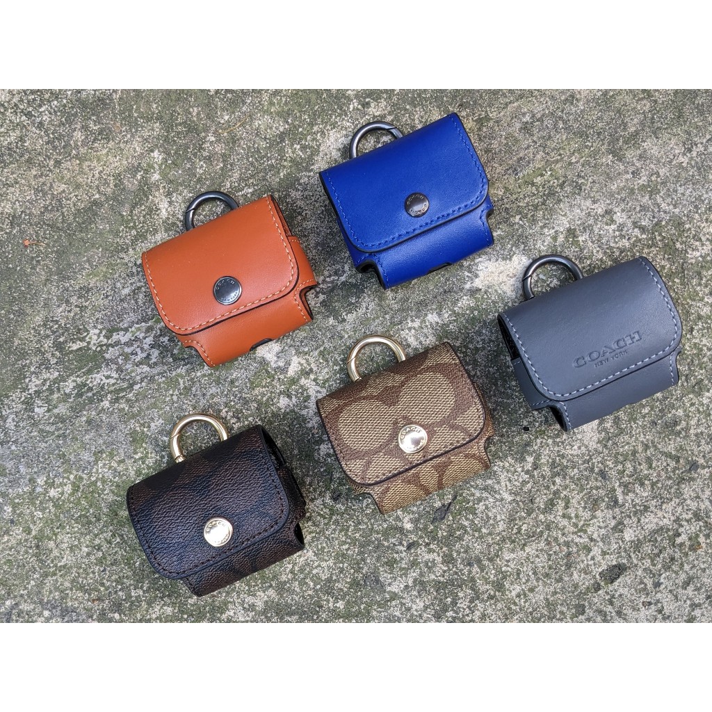 Coach Airpods Pro case có móc