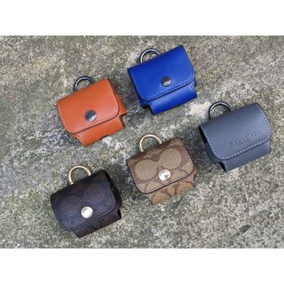 Coach Airpods Pro case có móc