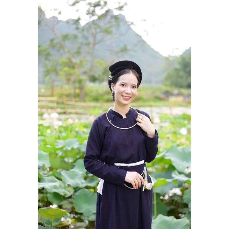 BỘ ÁO DÂN TỘC TÀY .GỒM ÁO,QUẦN,ĐAi, VẤN TÓC(liên hệ Zalo số 0355429022 để tư vấn kĩ và gửi áo chuẩn)