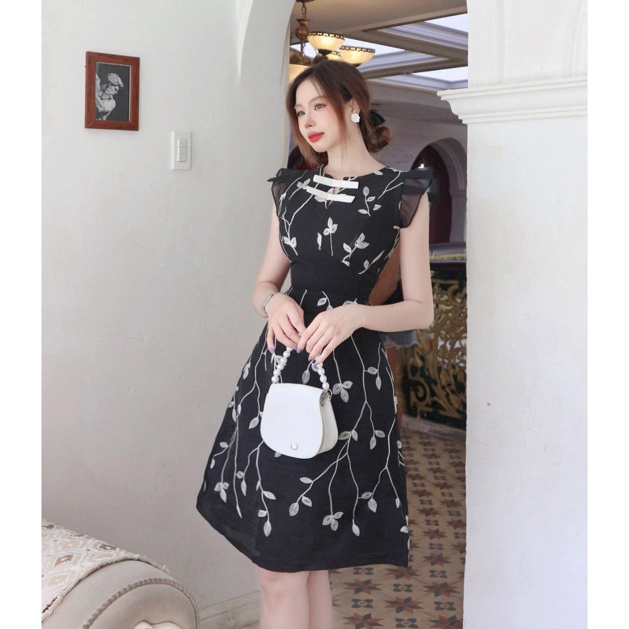 Đầm đen dự tiệc sang trọng chữ a tay cánh tiên hoa thêu đẹp thanh lịch thiết kế cao cấp đi tiệc đi chơi Thời trang Lux W