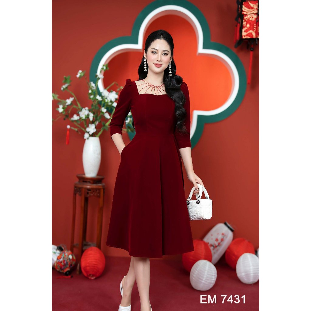 Đầm EMY EM7431 Xoè Nhung Đỏ